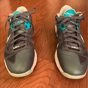 Nike Lebron James 9 Low Easters -Gently Used